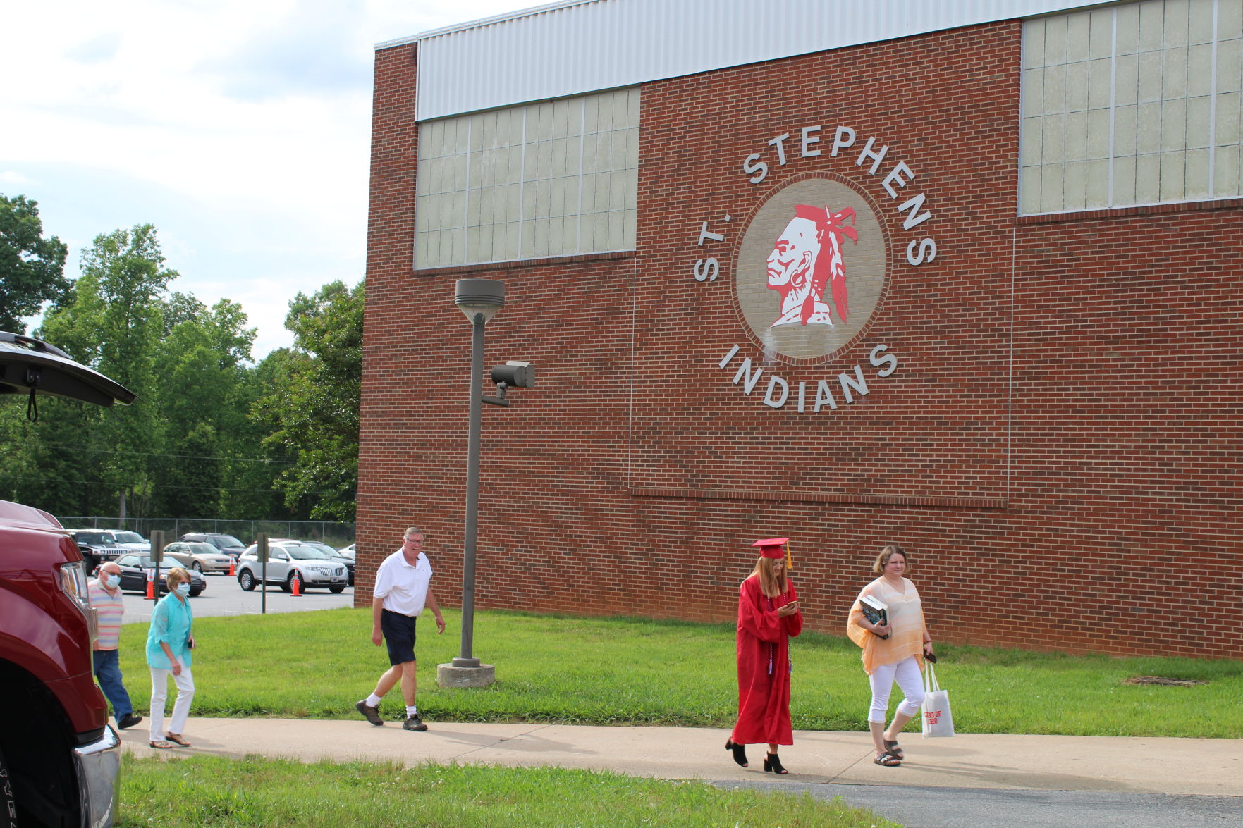 St. Stephens 2020 graduation part 1 (20).JPG